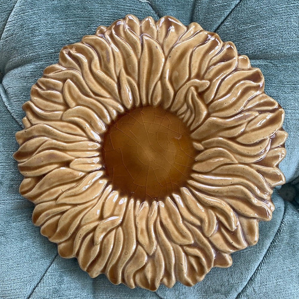 Leafy plate/candle holder